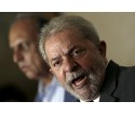 Brésil: l’ex-président Lula emmené par la police pour être interrogé